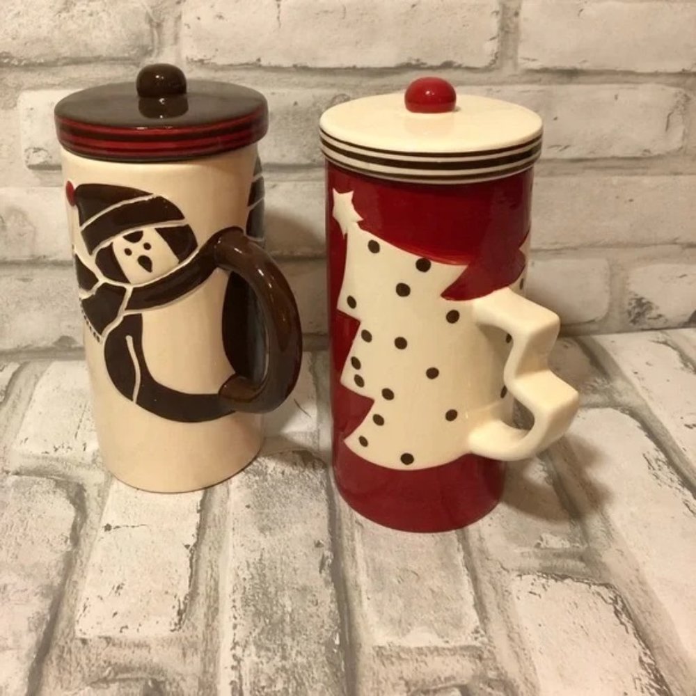 Pair of holiday winter coffee mugs with lids MSRF,Inc vintage set of 2